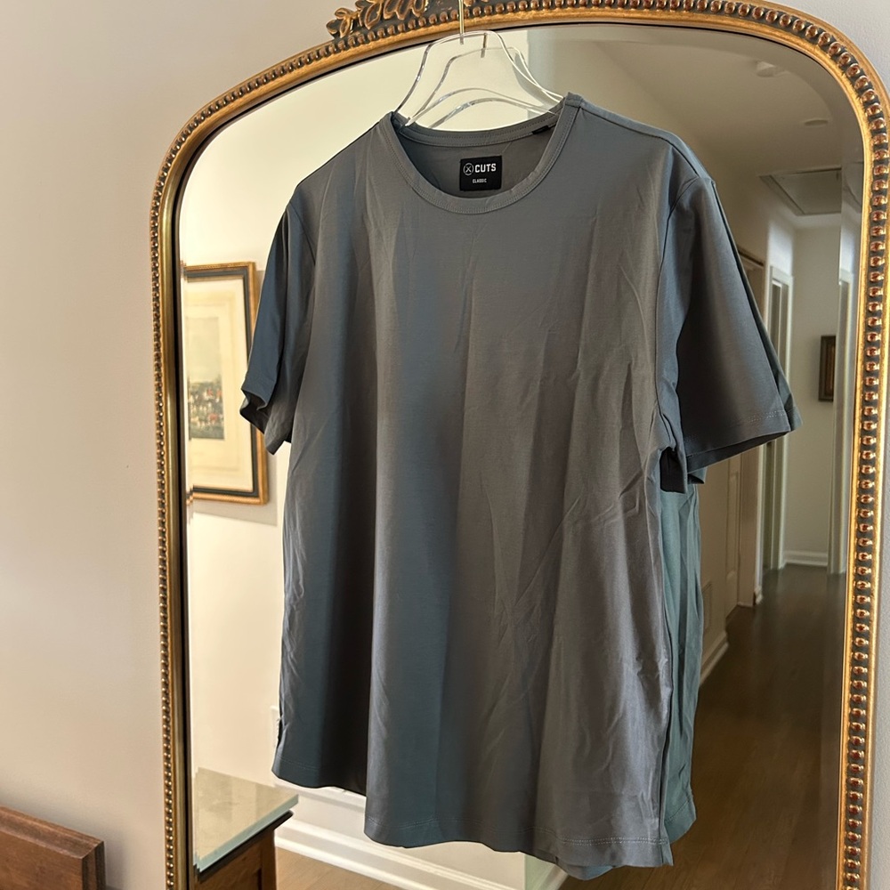 Cuts Clothing Gray Short Sleeve Tee